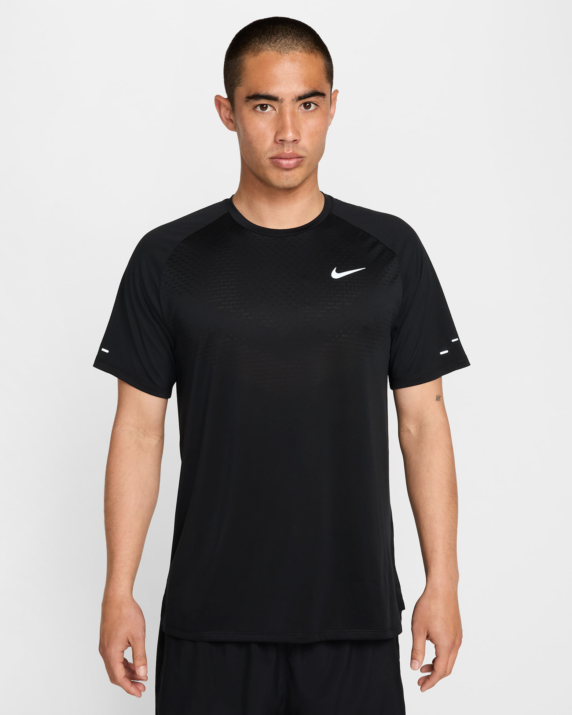S 新品 ナイキ ランニング Tシャツ 半袖 ストライド ショートパンツ 上下 NIKE公式】ナイキ ストライド メンズ Dri-FIT ADV ショートスリーブ